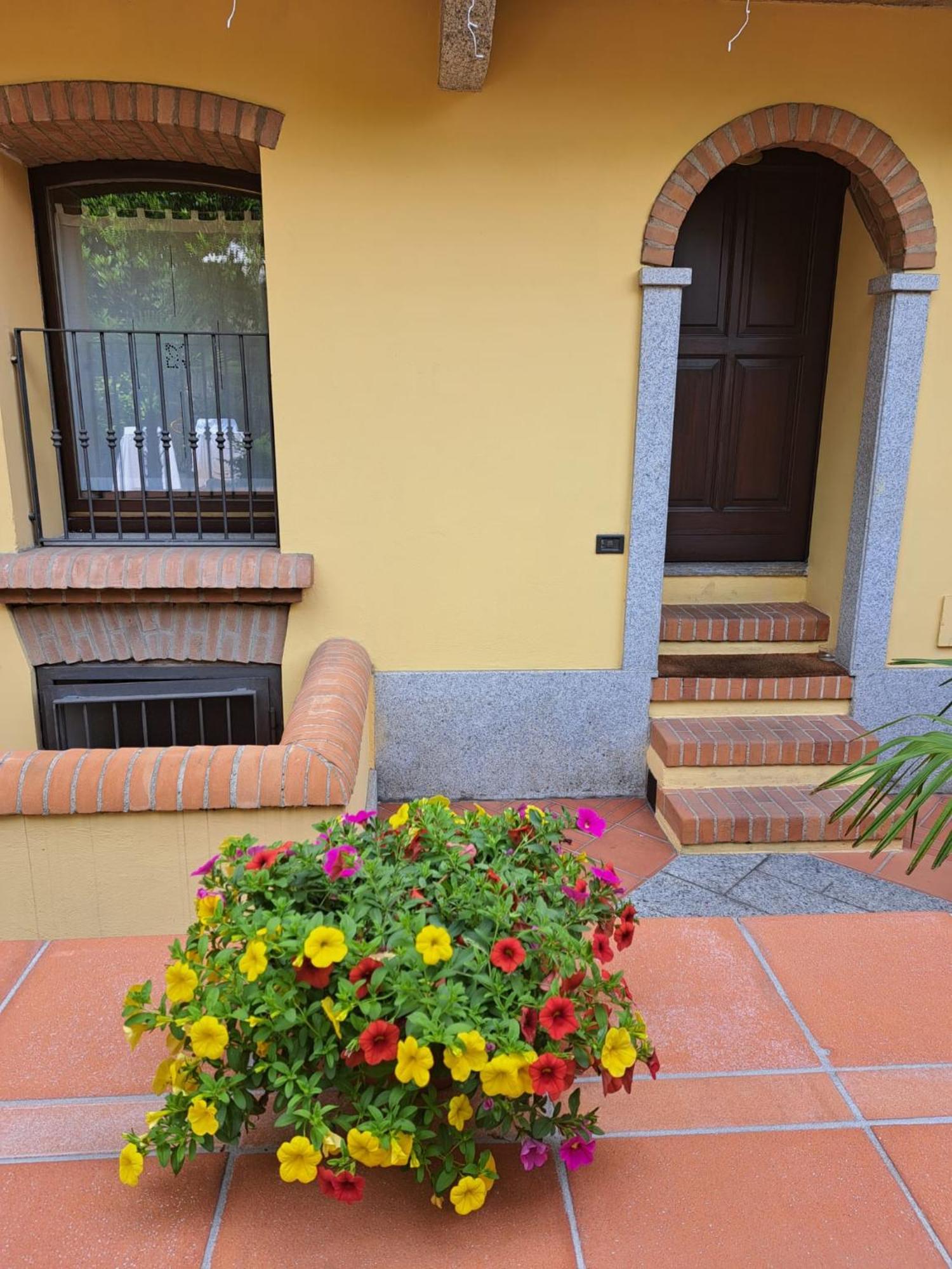 Monolocale Dalia Abbadesse Guest House Milan Exterior photo